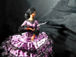 spanish lady purple black face_01